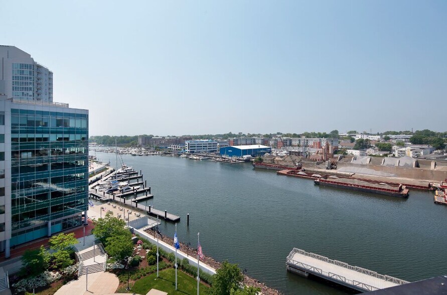 2187 Atlantic St, Stamford, CT to rent - Building Photo - Image 3 of 20