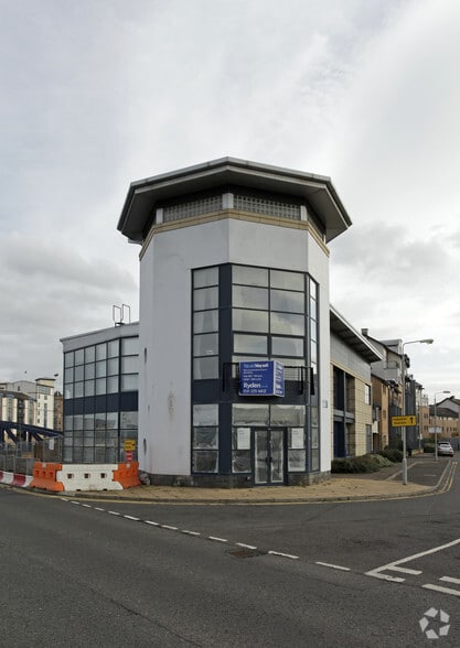 1 Rennies Isle, Edinburgh for sale - Primary Photo - Image 1 of 1