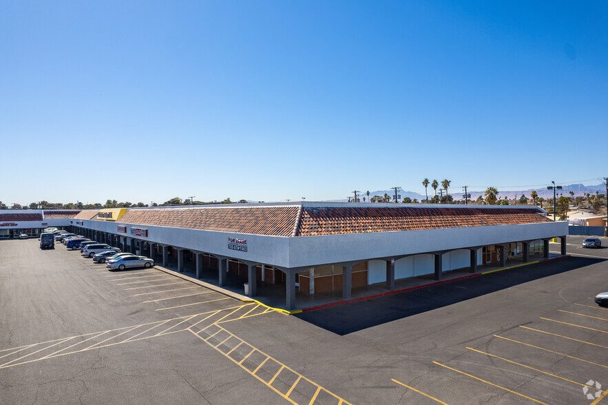 500-640 S Decatur Blvd, Las Vegas, NV for rent - Building Photo - Image 3 of 10