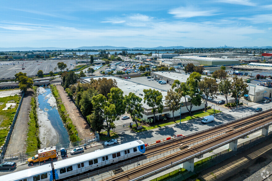 6603-6617 San Leandro St, Oakland, CA for rent - Building Photo - Image 3 of 6