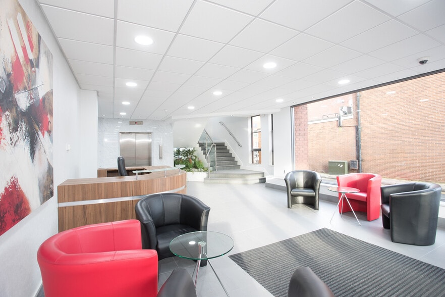Water Ln, Wilmslow to rent - Interior Photo - Image 3 of 22