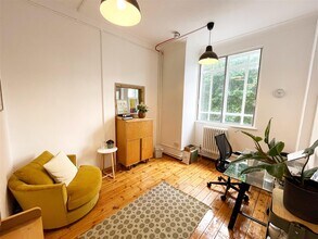 Bow Rd, London to rent Interior Photo- Image 2 of 2