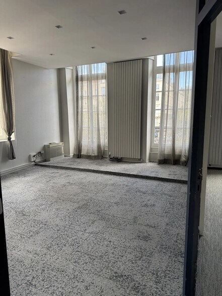 28 Allée De Tourny, Bordeaux to rent - Building Photo - Image 2 of 4