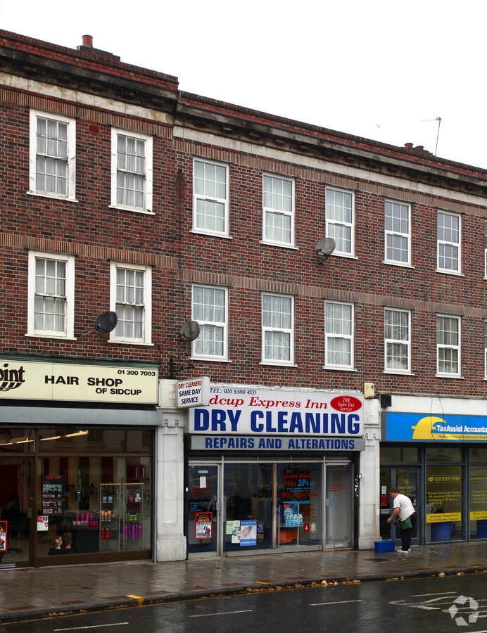 131 Station Rd, Sidcup DA15 7AA UK