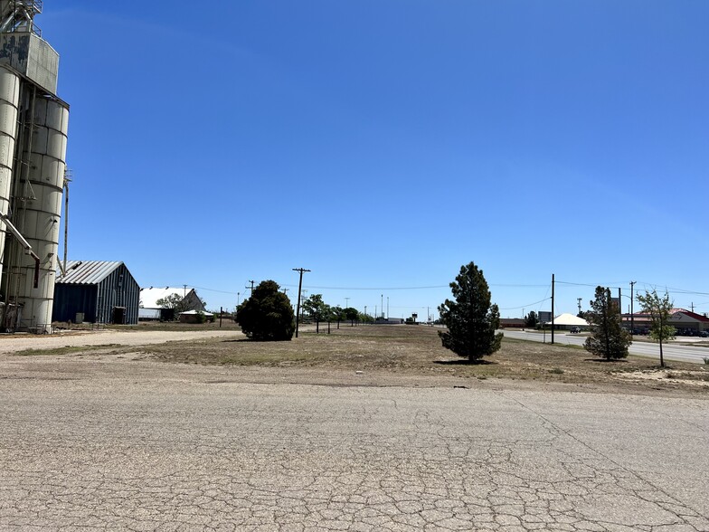 402 Main Ave, Ralls, TX for sale - Building Photo - Image 3 of 6