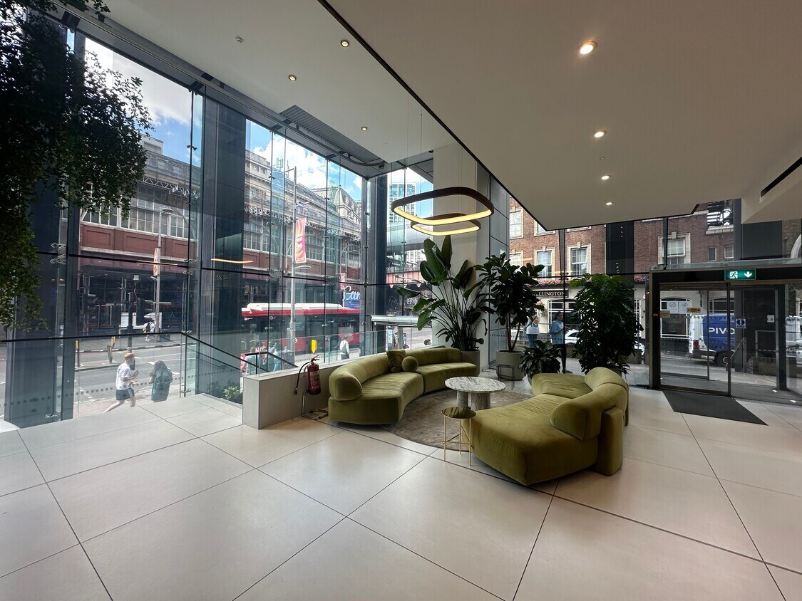 91 Waterloo Rd, London to rent Interior Photo- Image 1 of 7