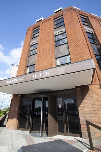 3 Station Rd, Swindon to rent - Building Photo - Image 2 of 5