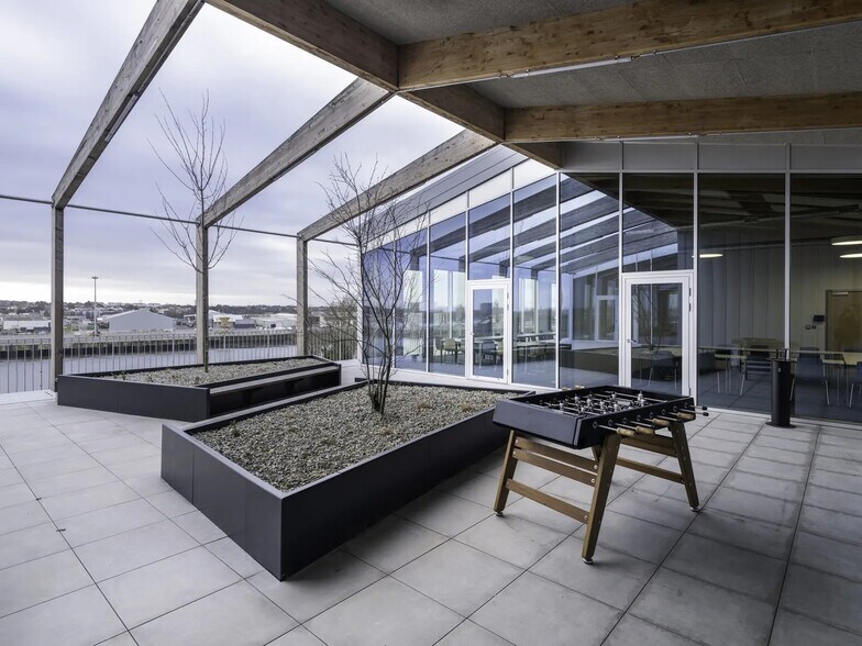 8 Allée De La Centrale Electrique De Chantenay, Nantes to rent - Building Photo - Image 3 of 5