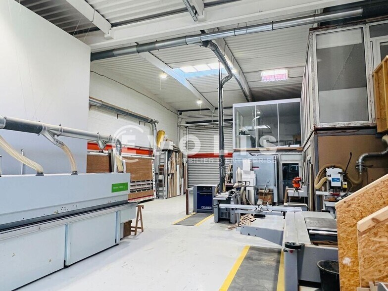 Light Industrial in Torcy for sale - Interior Photo - Image 3 of 6