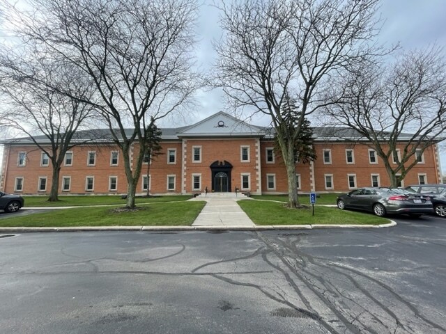 5555 Airport Hwy, Toledo, OH to rent Primary Photo- Image 1 of 19