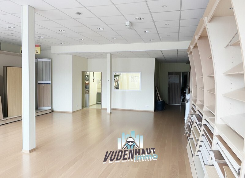 Retail in Toulouse to rent Interior Photo- Image 1 of 10