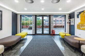 Mill Ln, Godalming to rent Interior Photo- Image 2 of 3