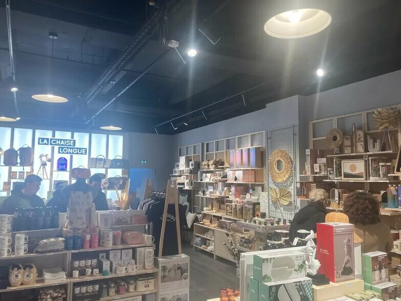 Retail in Nancy for sale - Interior Photo - Image 1 of 1