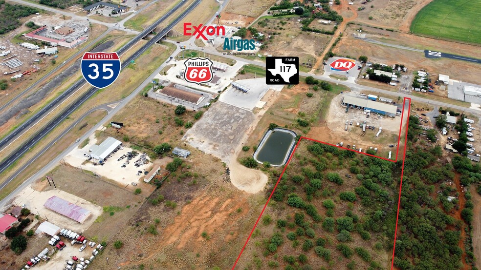 1400 W Highway 117, Dilley, TX for sale - Building Photo - Image 1 of 1