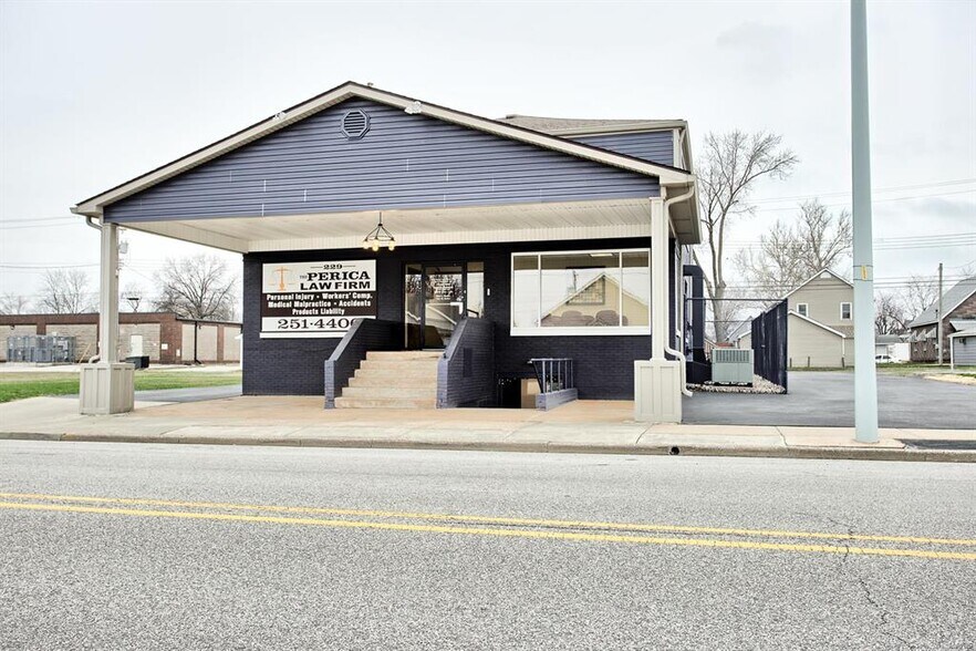 229 E Ferguson Ave, Wood River 62095 UK