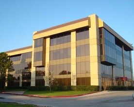 415 E Airport Fwy, Irving, TX for rent Building Photo- Image 2 of 6