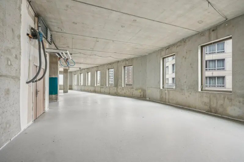 Office / Medical in Villejuif to rent Interior Photo- Image 1 of 15