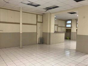Industrial in Paris to rent Interior Photo- Image 1 of 2