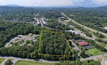 99999 Reynolds Mountain Boulevard, Asheville, NC for sale Aerial- Image 1 of 8