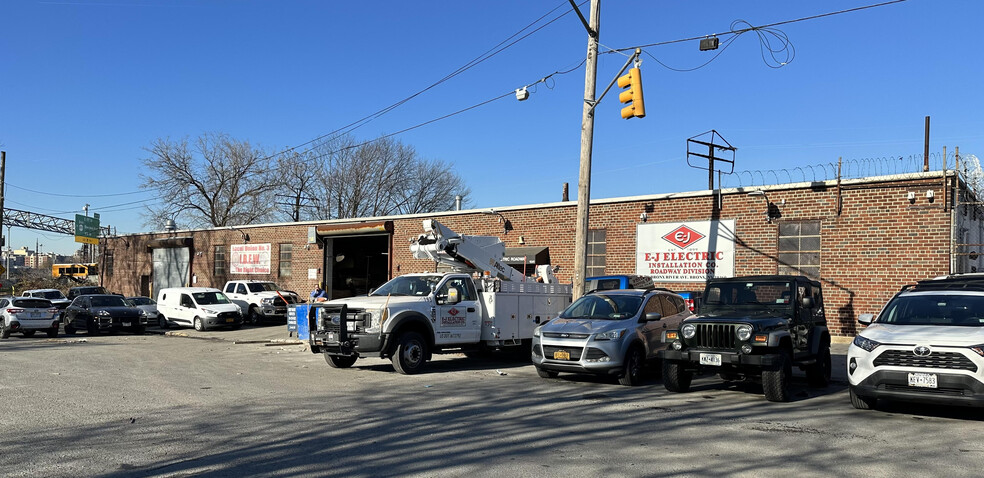 1541 Bronx River Ave, Bronx, NY for rent - Building Photo - Image 2 of 4