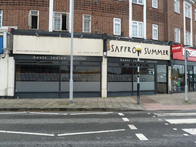 More details for 4-5 Ace Para, Chessington - Retail to Rent