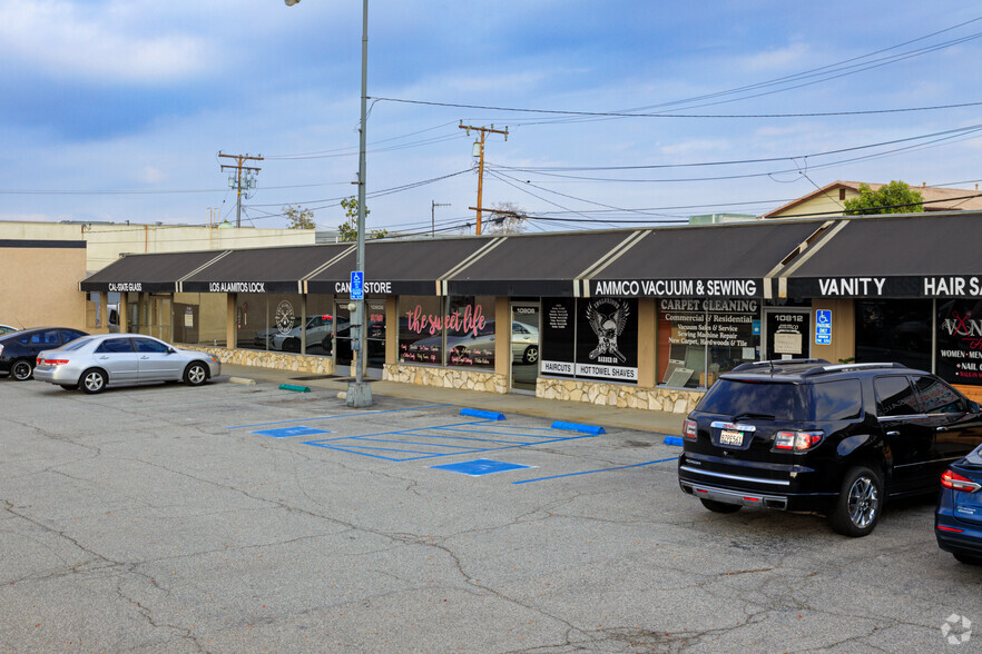 10802 Los Alamitos Blvd, Los Alamitos, CA for rent - Building Photo - Image 3 of 6