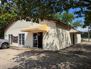 402 N Lanier Ave, Lanett, AL for sale Primary Photo- Image 1 of 19