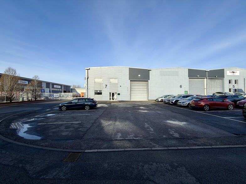 Hikers Way, Long Crendon to rent - Building Photo - Image 3 of 9