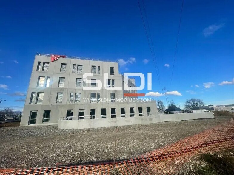 Office in Gleizé for sale - Building Photo - Image 2 of 9