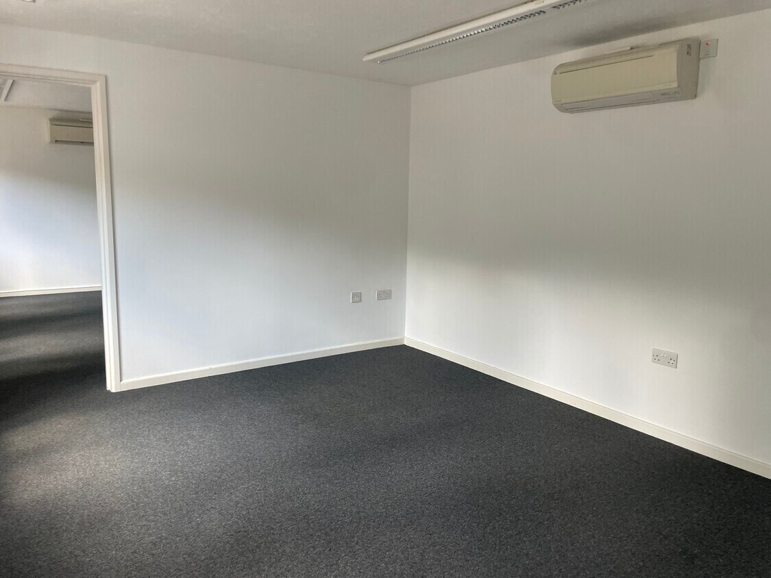 Grange Way, Colchester to rent Interior Photo- Image 1 of 3