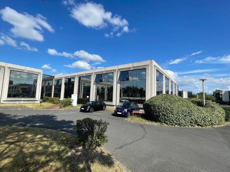 Light Industrial in Argenteuil to rent - Building Photo - Image 2 of 13