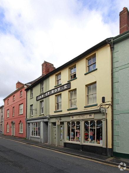98 The Struet, Brecon for sale - Building Photo - Image 3 of 4