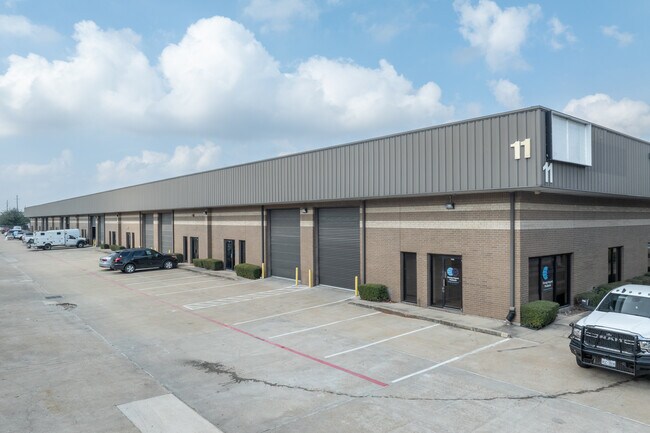 More details for 5829 W Sam Houston Pky N, Houston, TX - Light Industrial, Industrial to Rent