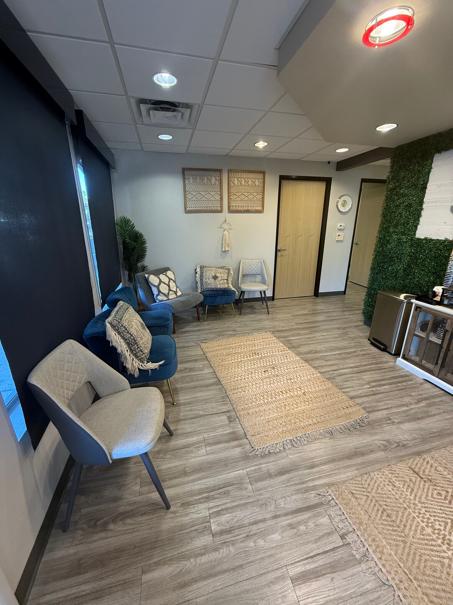 1631 E Guadalupe Rd, Tempe, AZ to rent Interior Photo- Image 1 of 6