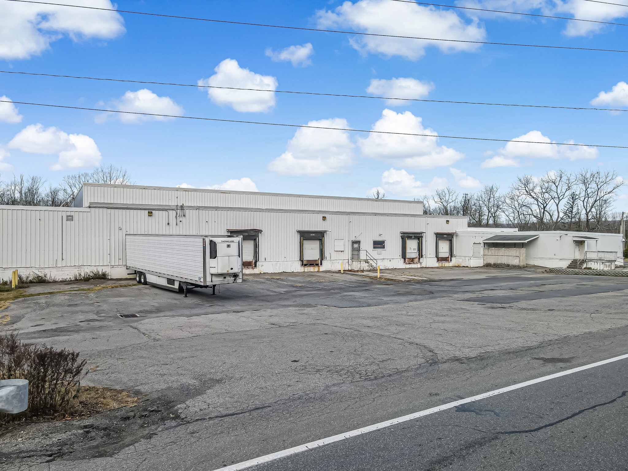 1560 S Delaware Dr, Mount Bethel, PA to rent Building Photo- Image 1 of 10