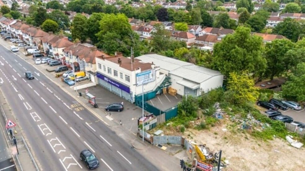 10-14 Eastern Ave E, Romford to rent - Building Photo - Image 3 of 12