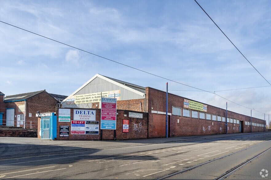 Units 4-7 Delta Trading Est, Bilston Rd, Wolverhampton to rent - Building Photo - Image 3 of 4