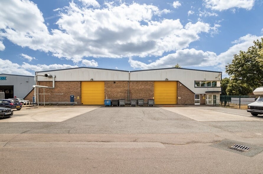 Rye Park Industrial Estate, Hoddesdon to rent - Building Photo - Image 2 of 18