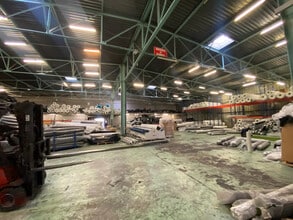 Industrial in Aubagne to rent Interior Photo- Image 2 of 2