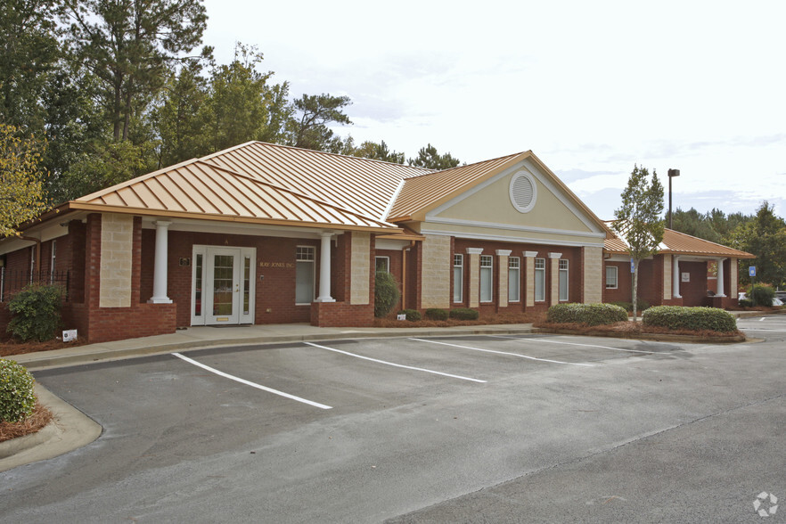 1951 Honey Creek Commons, Conyers, GA for rent - Primary Photo - Image 1 of 5