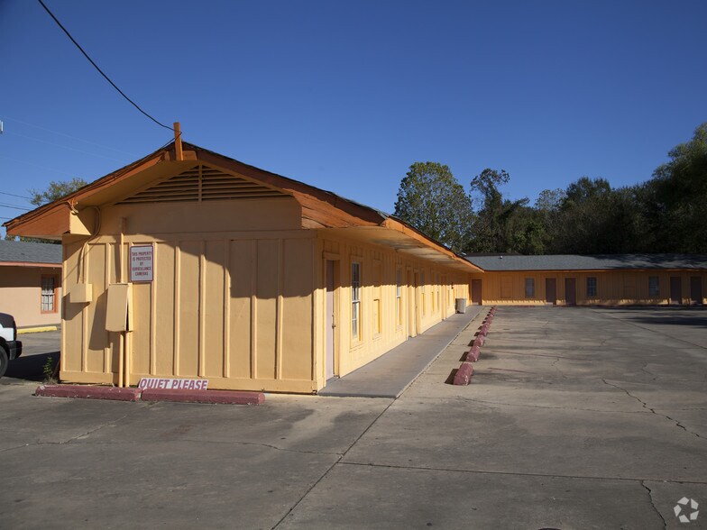 1604 N University Ave, Lafayette, LA for sale - Building Photo - Image 2 of 8