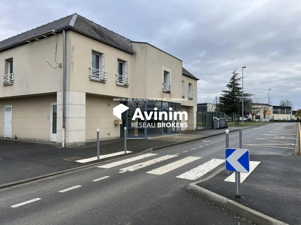 Location Commerce 310 m² - Photo 1