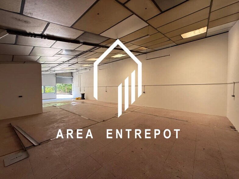 Light Industrial in Aix-en-Provence to rent - Interior Photo - Image 3 of 6