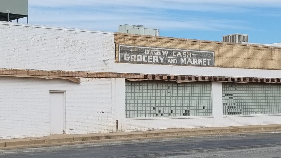 1962 Texas Ave, Lubbock, TX for rent - Primary Photo - Image 1 of 3