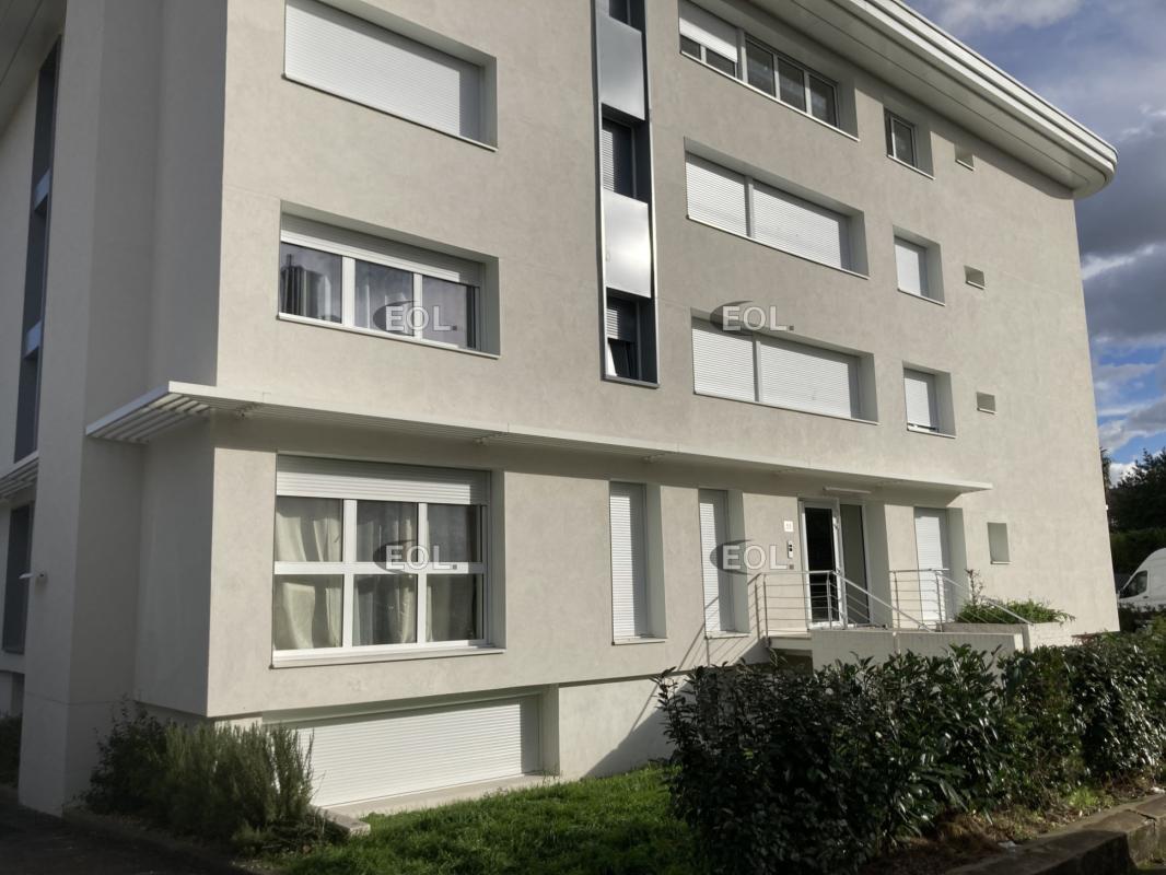 Office in Maisons-Alfort to rent Building Photo- Image 1 of 10