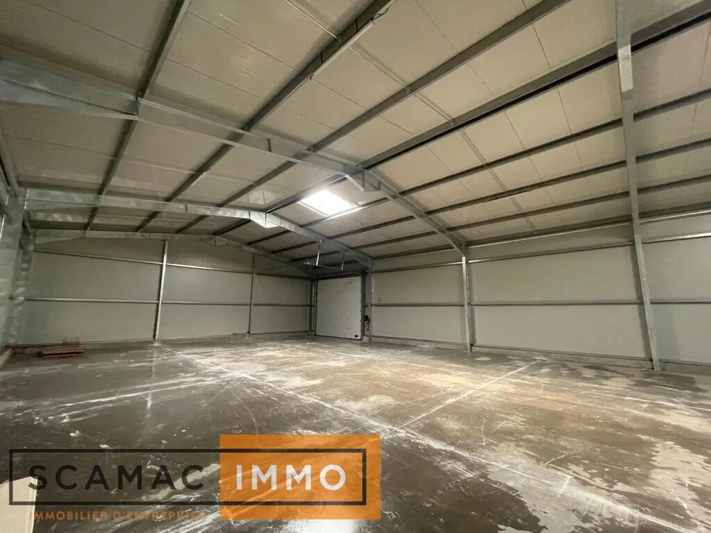 Location Entrepôt 575 m² - Photo 1