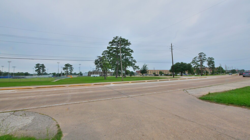 16422 Stuebner Airline Rd, Spring, TX for sale - Building Photo - Image 2 of 10