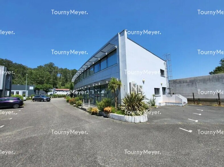Office in Anglet to rent - Primary Photo - Image 2 of 7