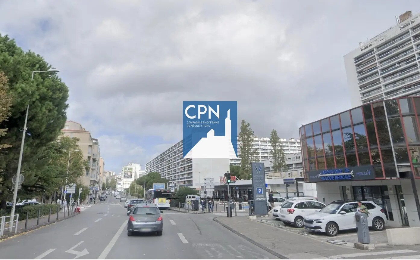 Retail in Marseille to rent Building Photo- Image 1 of 4