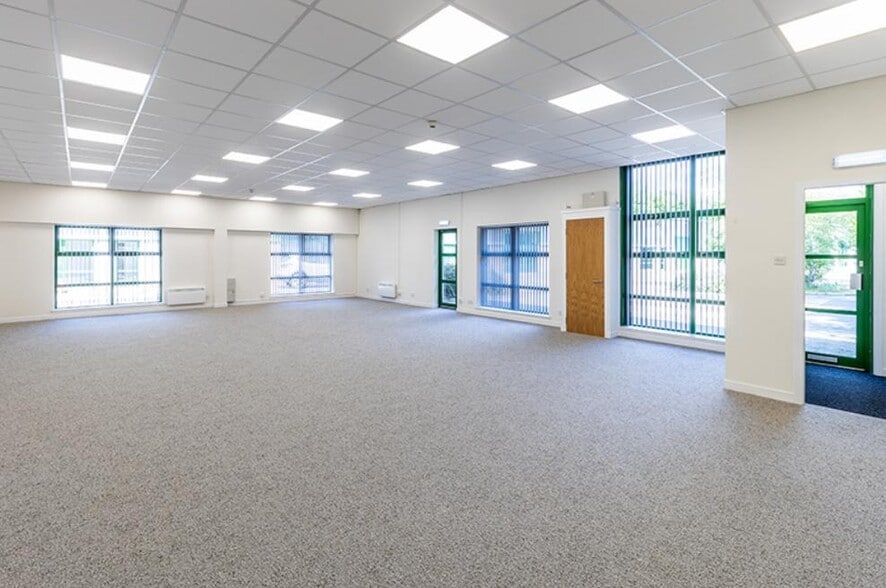 1-8 Station Rd, Aberdeen to rent - Building Photo - Image 3 of 21